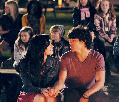 Joe Jonas And The Unexpected Fan Argument Joe Jonas And The Unexpected Fan Argument