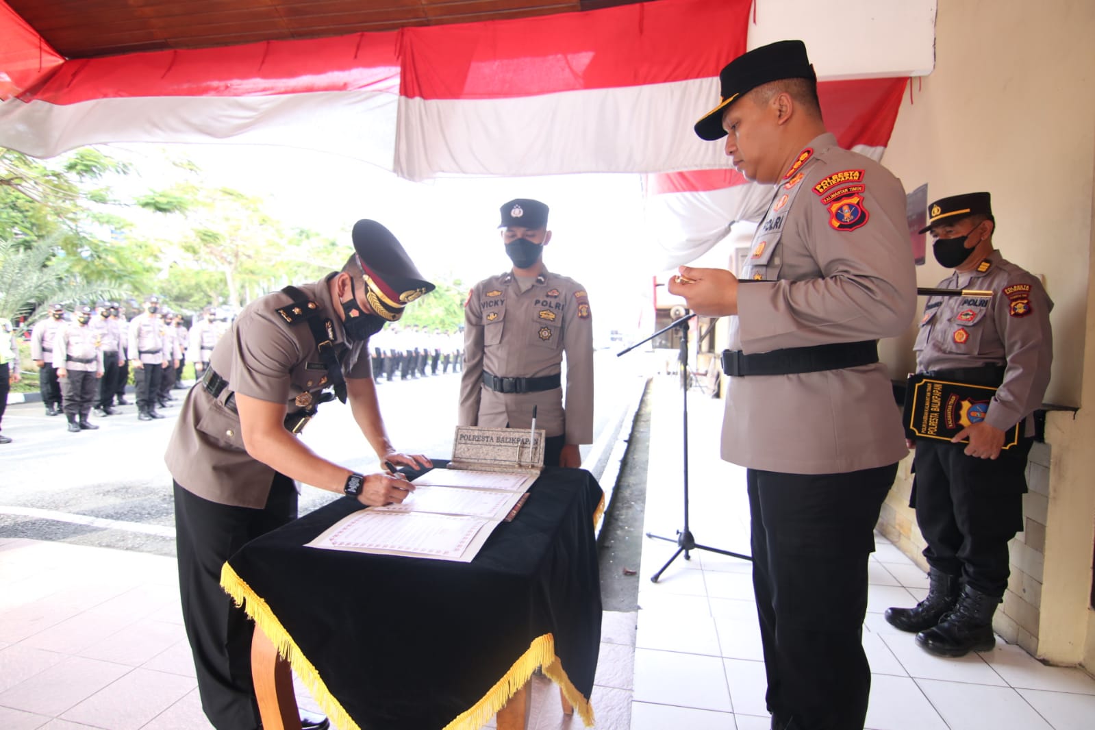 Kasatlantas Baru Polresta Balikpapan, AKP Djauhari Pimpin Sholat Subuh Kasatlantas Baru Polresta Balikpapan, AKP Djauhari Pimpin Sholat Subuh