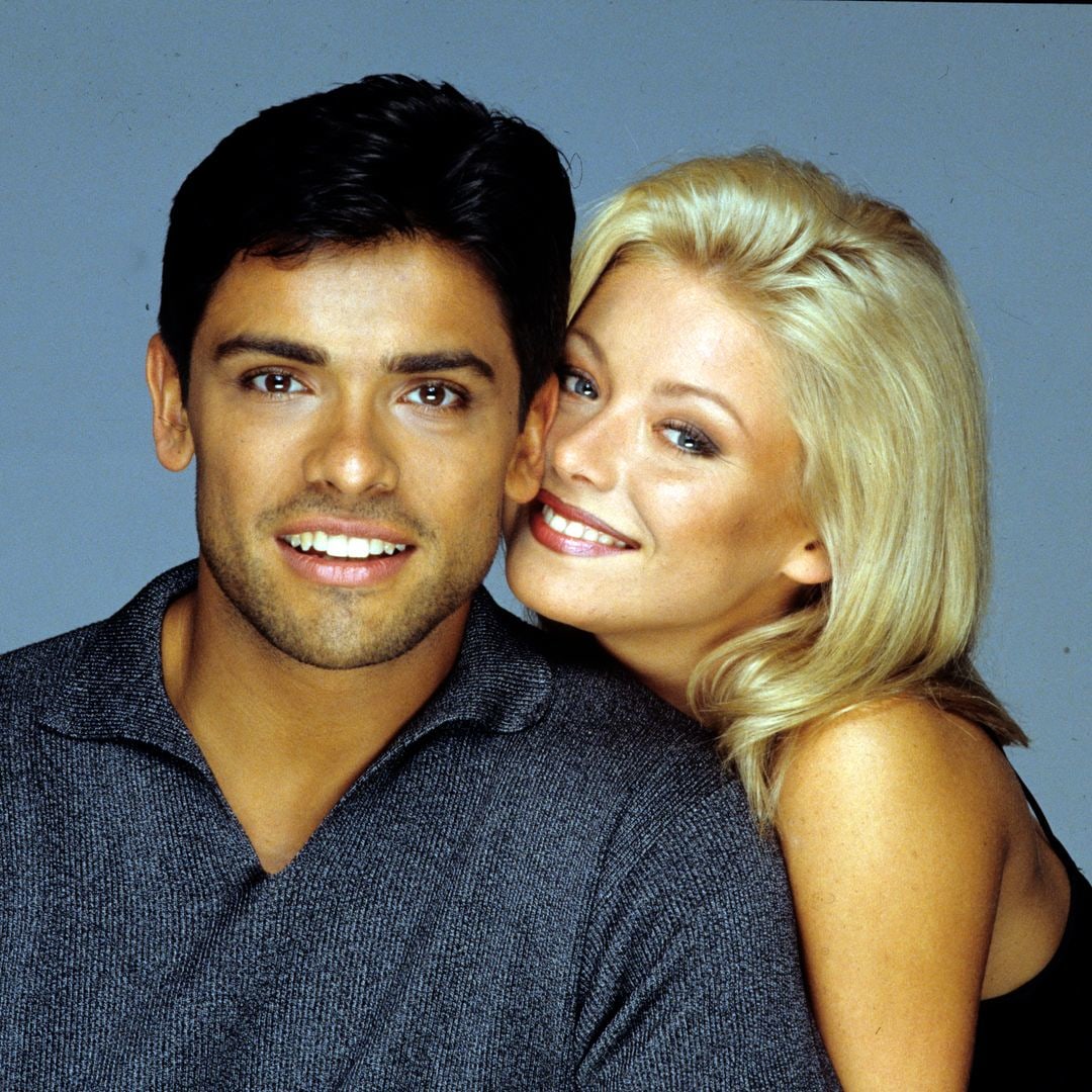 Kelly Ripa & Mark Consuelos' Pop-Up Studio: A Look At Fan Reactions Kelly Ripa & Mark Consuelos' Pop-Up Studio: A Look At Fan Reactions