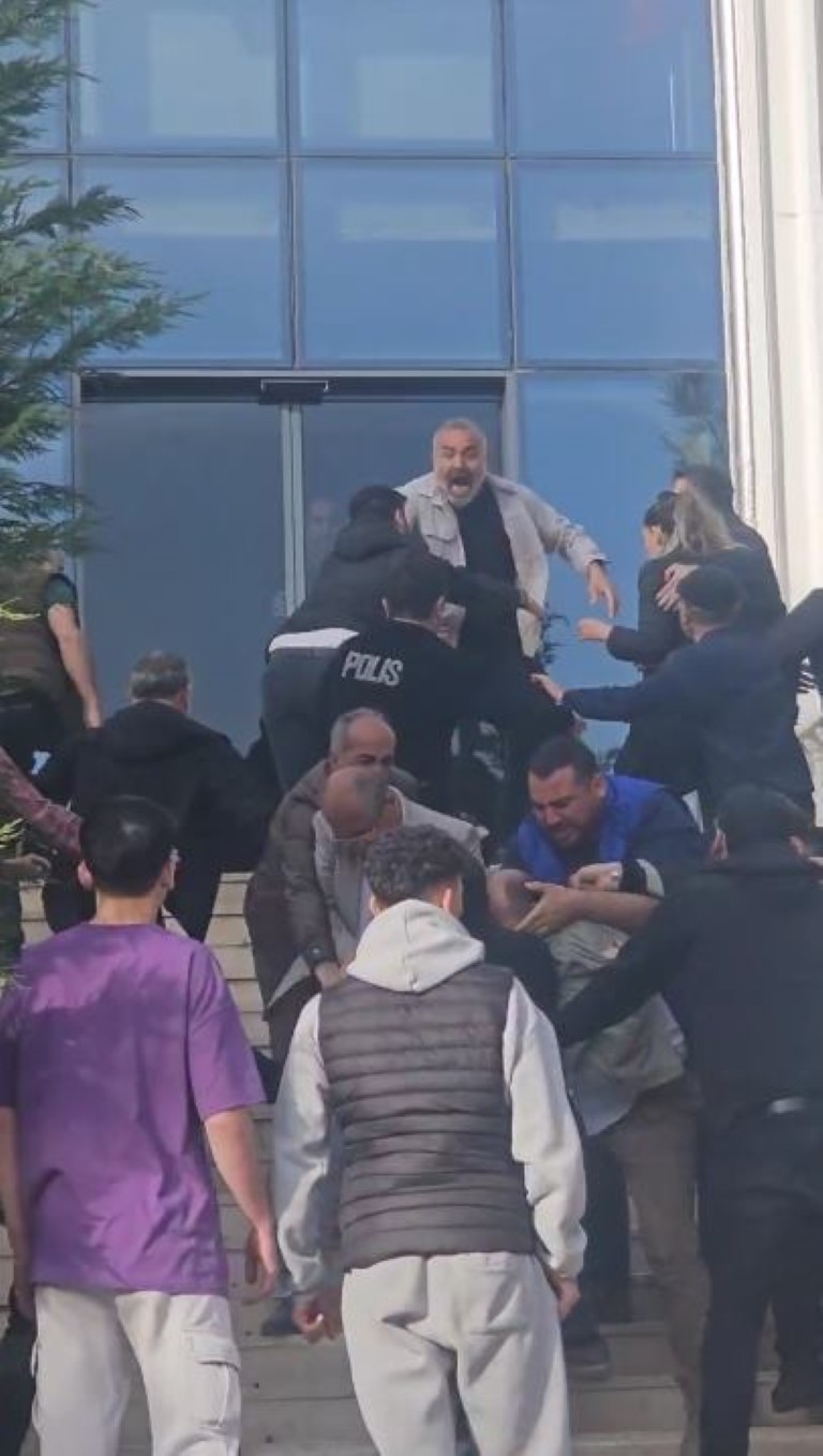 Kocaeli'nde 1 Mayıs: Çıkan Arbede Ve Sonuçları Kocaeli'nde 1 Mayıs: Çıkan Arbede Ve Sonuçları
