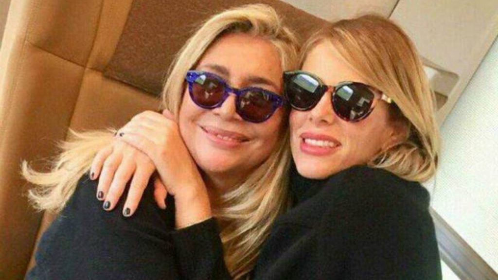 La Disputa Tra Alessia Marcuzzi E Mara Venier: Un'Ascensone Di Polemiche La Disputa Tra Alessia Marcuzzi E Mara Venier: Un'Ascensone Di Polemiche