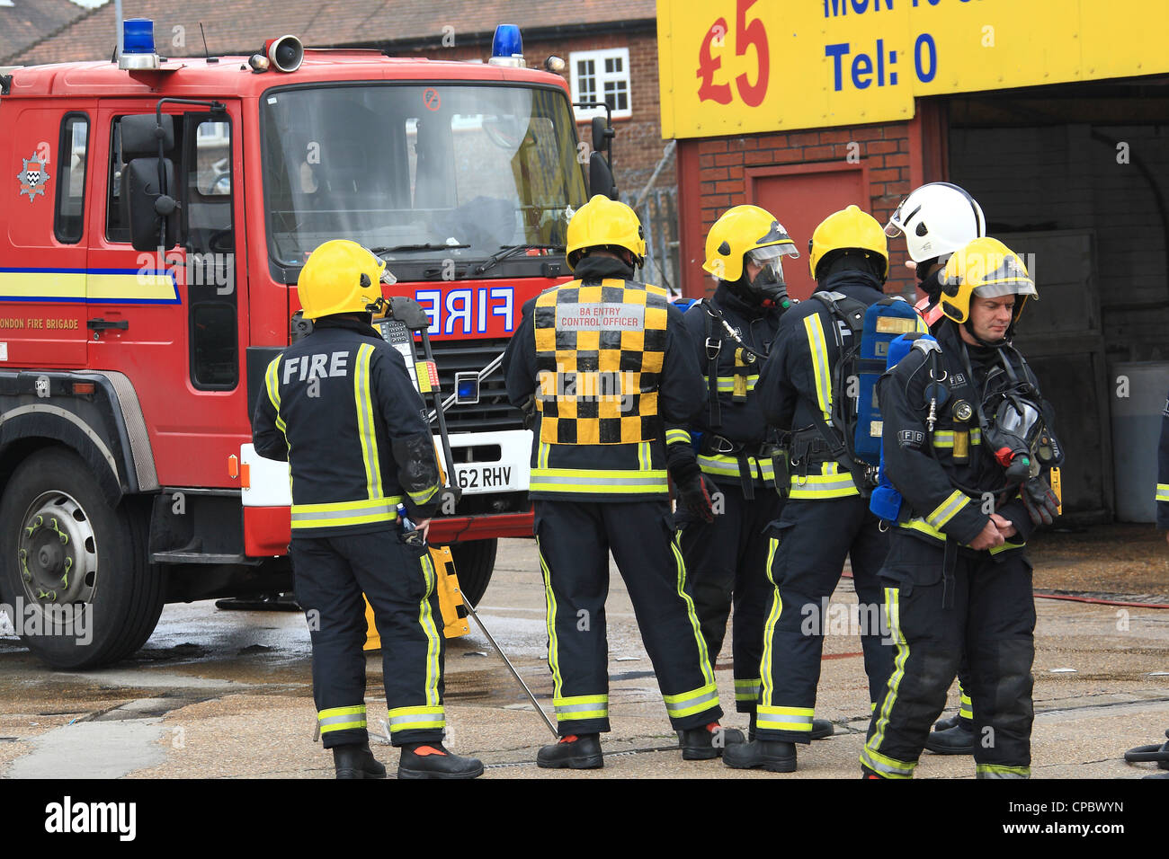 Large-Scale Fire: Over 100 Firefighters Tackle East London Shop Fire
