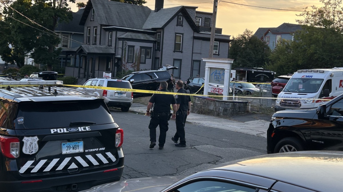 Las Vegas Arts District: Large Police Presence Due To Barricaded Person Las Vegas Arts District: Large Police Presence Due To Barricaded Person