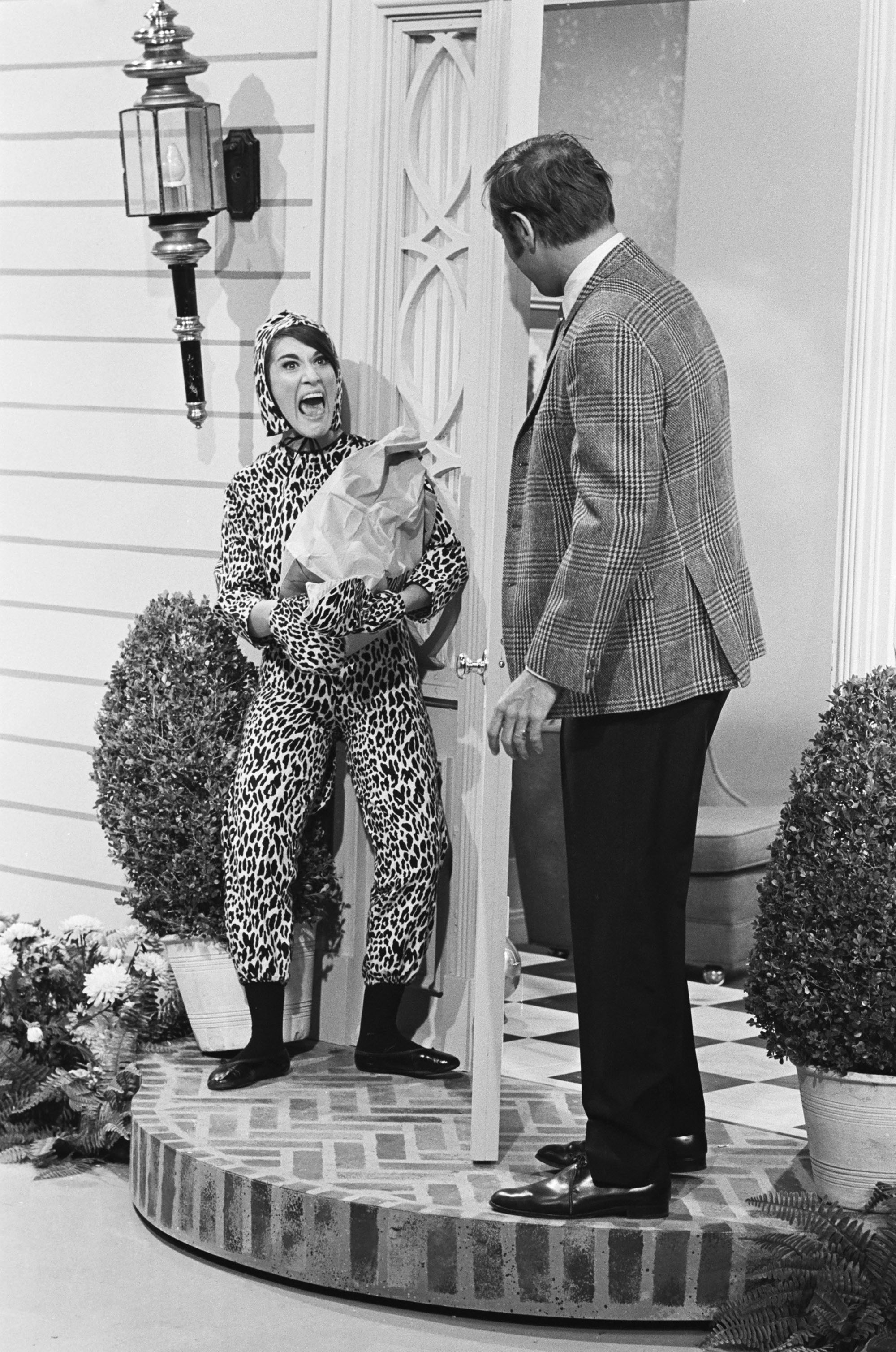 'Laugh-In' And 'Sesame Street' Actress Ruth Buzzi Dead At 88 'Laugh-In' And 'Sesame Street' Actress Ruth Buzzi Dead At 88