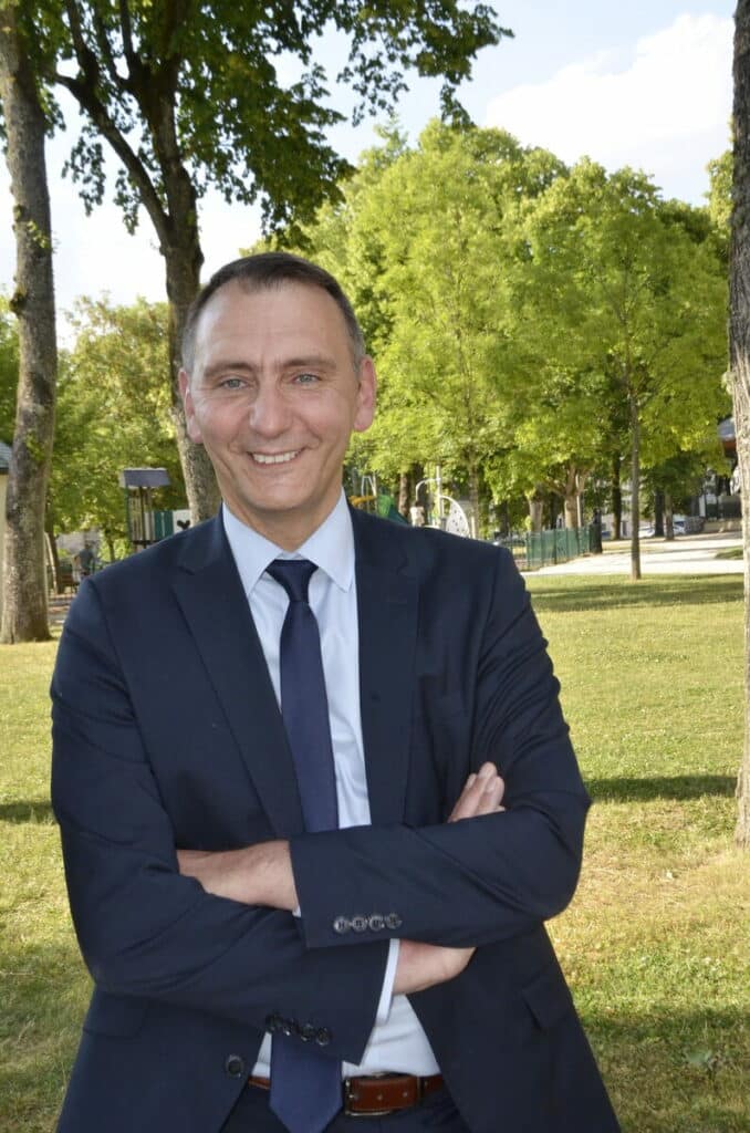 Le 9 Mai 2025:  ArcelorMittal En Russie Selon Laurent Jacobelli (franceinfo)