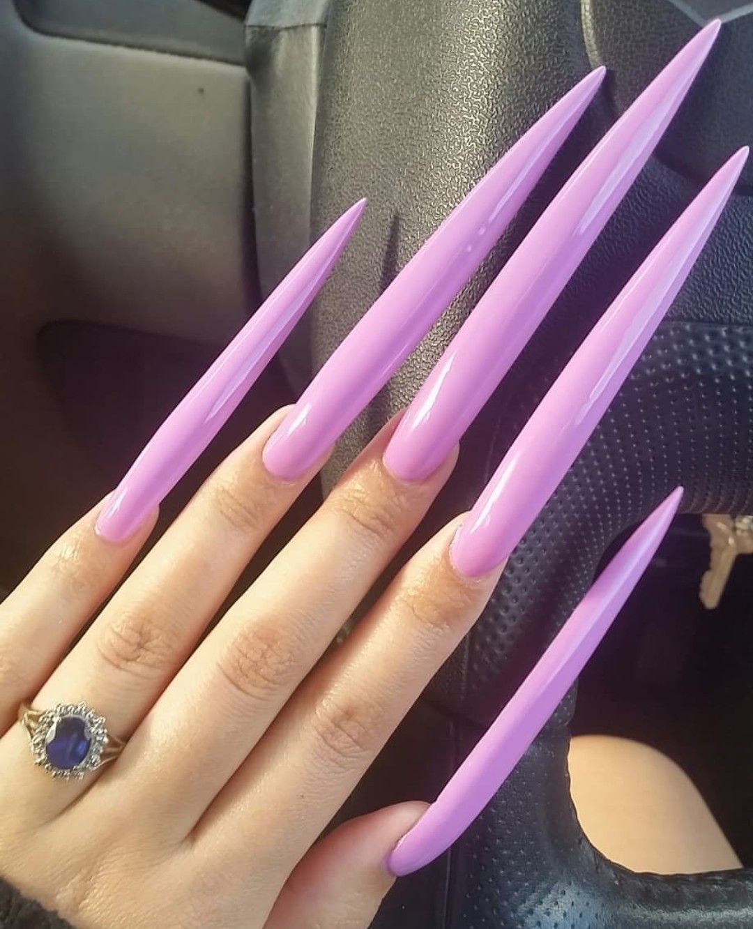 Learn Extra Long Nail Techniques: A Beauty School Video Guide Learn Extra Long Nail Techniques: A Beauty School Video Guide