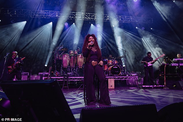 Legendary Singer Announces Retirement After Final Concert Due To Memory Problems Legendary Singer Announces Retirement After Final Concert Due To Memory Problems