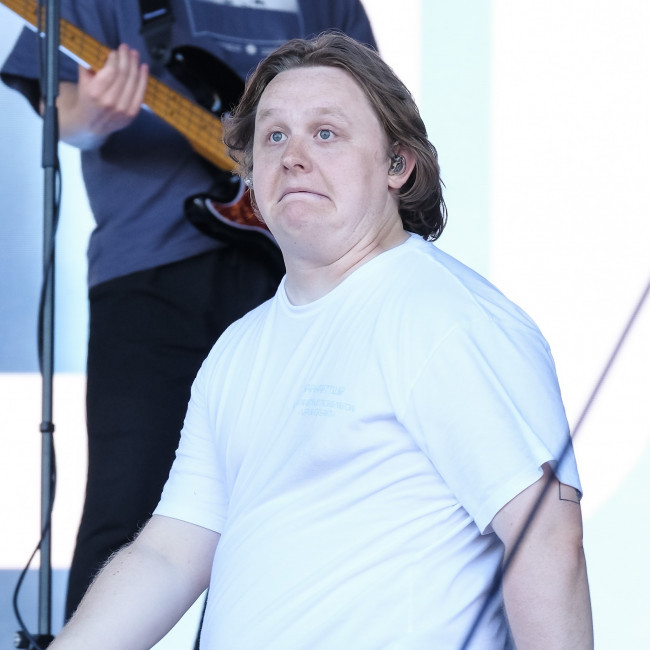 Lewis Capaldi Performs First Concert After Two-Year Break For Mental Health Cause Lewis Capaldi Performs First Concert After Two-Year Break For Mental Health Cause