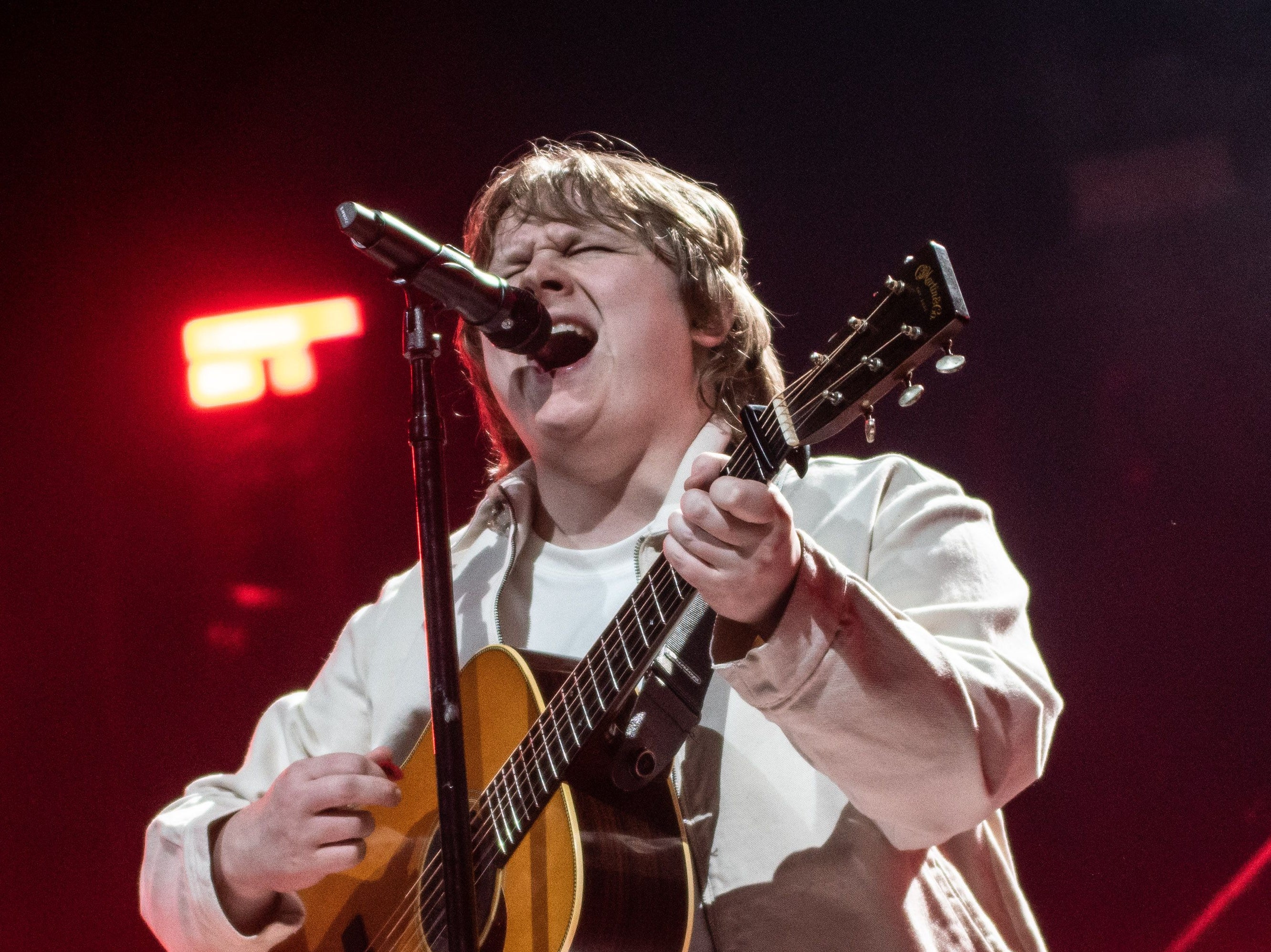 Lewis Capaldi's Return: First Gig In Two Years Supports Mental Health Charity Lewis Capaldi's Return: First Gig In Two Years Supports Mental Health Charity