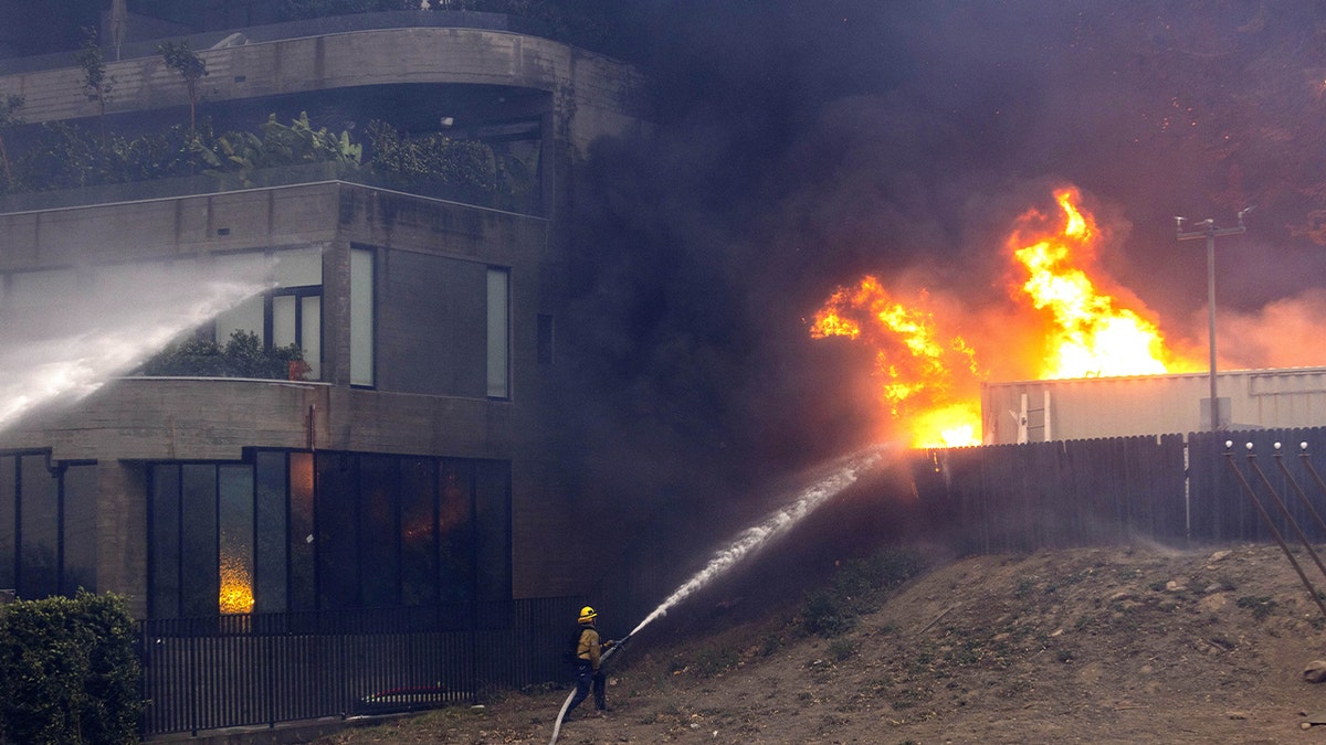 Los Angeles Palisades Fire: A List Of Celebrities Who Lost Their Homes Los Angeles Palisades Fire: A List Of Celebrities Who Lost Their Homes