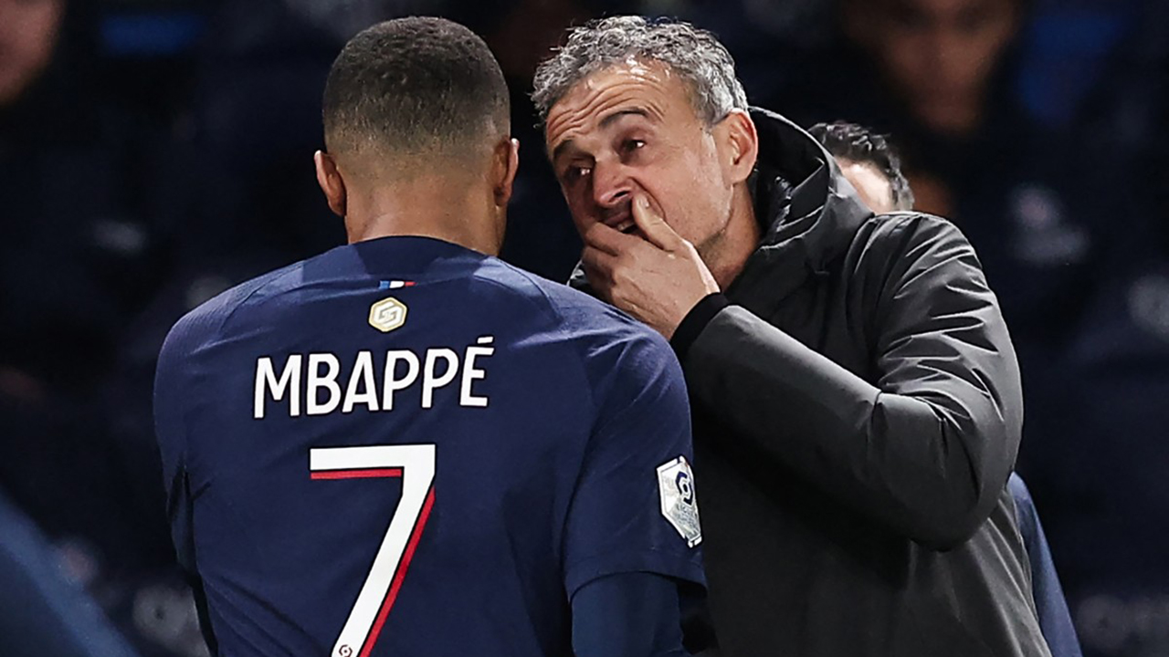Luis Enrique I Tregon Derën Pesë Yjeve Të PSG-së Luis Enrique I Tregon Derën Pesë Yjeve Të PSG-së