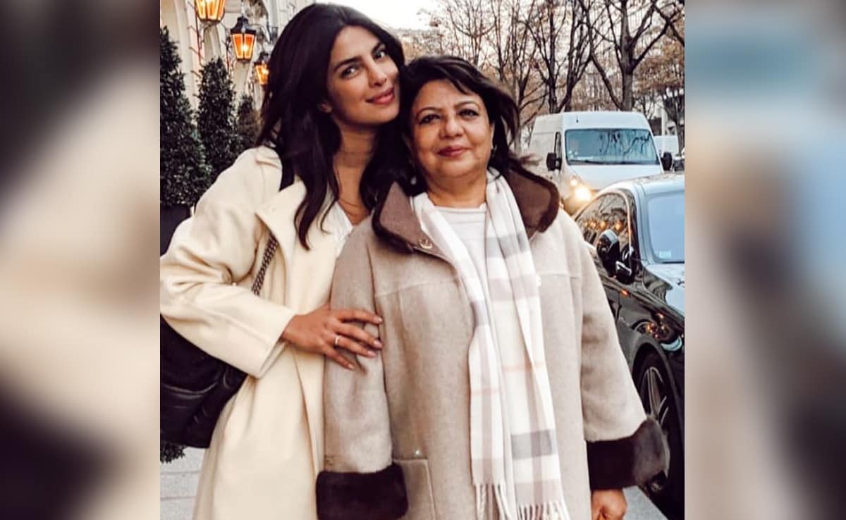 Madhu Chopra On Priyanka Chopra's Miss World Outfit Choice: A Two-Piece Refusal Madhu Chopra On Priyanka Chopra's Miss World Outfit Choice: A Two-Piece Refusal