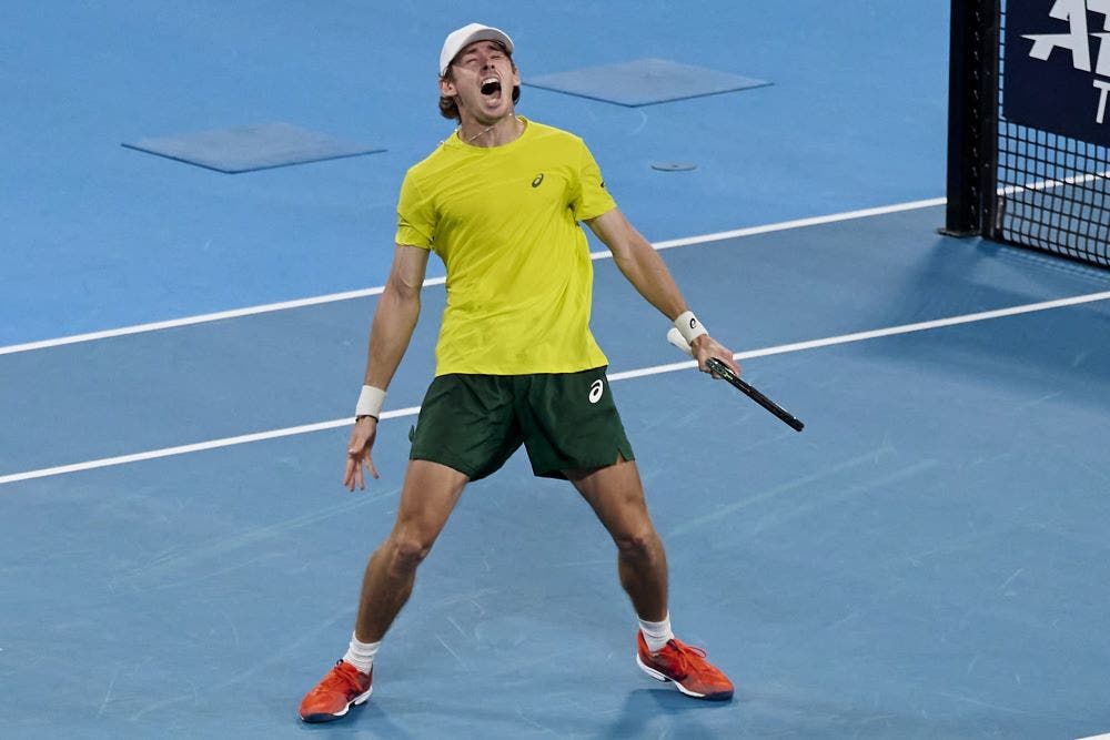 Madrid Open Update: De Minaur Out, Świątek Advances Madrid Open Update: De Minaur Out, Świątek Advances