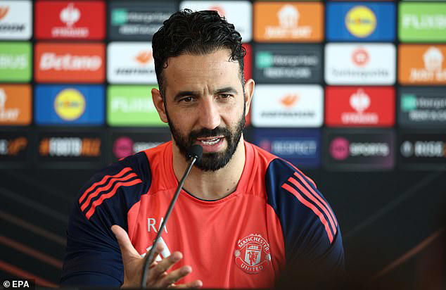Manchester United's Bruno Fernandes: Al Hilal Interest Intensifies Manchester United's Bruno Fernandes: Al Hilal Interest Intensifies