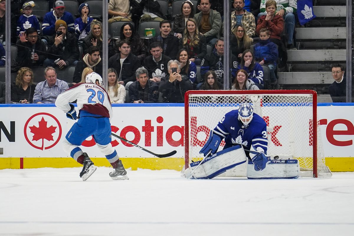 Maple Leafs Defeat Avalanche In Close 2-1 Victory Maple Leafs Defeat Avalanche In Close 2-1 Victory