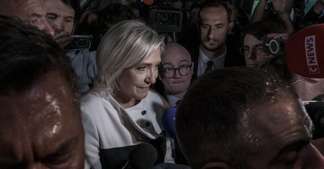 Marine Le Pen Conteste Sa Condamnation À Quatre Ans De Prison Et Son Inéligibilité