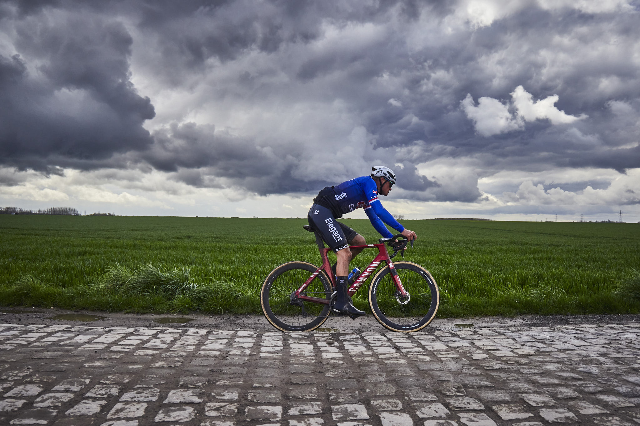 Mathieu Van Der Poel Assaulted At Paris-Roubaix, Pursuing Legal Action Against Attacker Mathieu Van Der Poel Assaulted At Paris-Roubaix, Pursuing Legal Action Against Attacker
