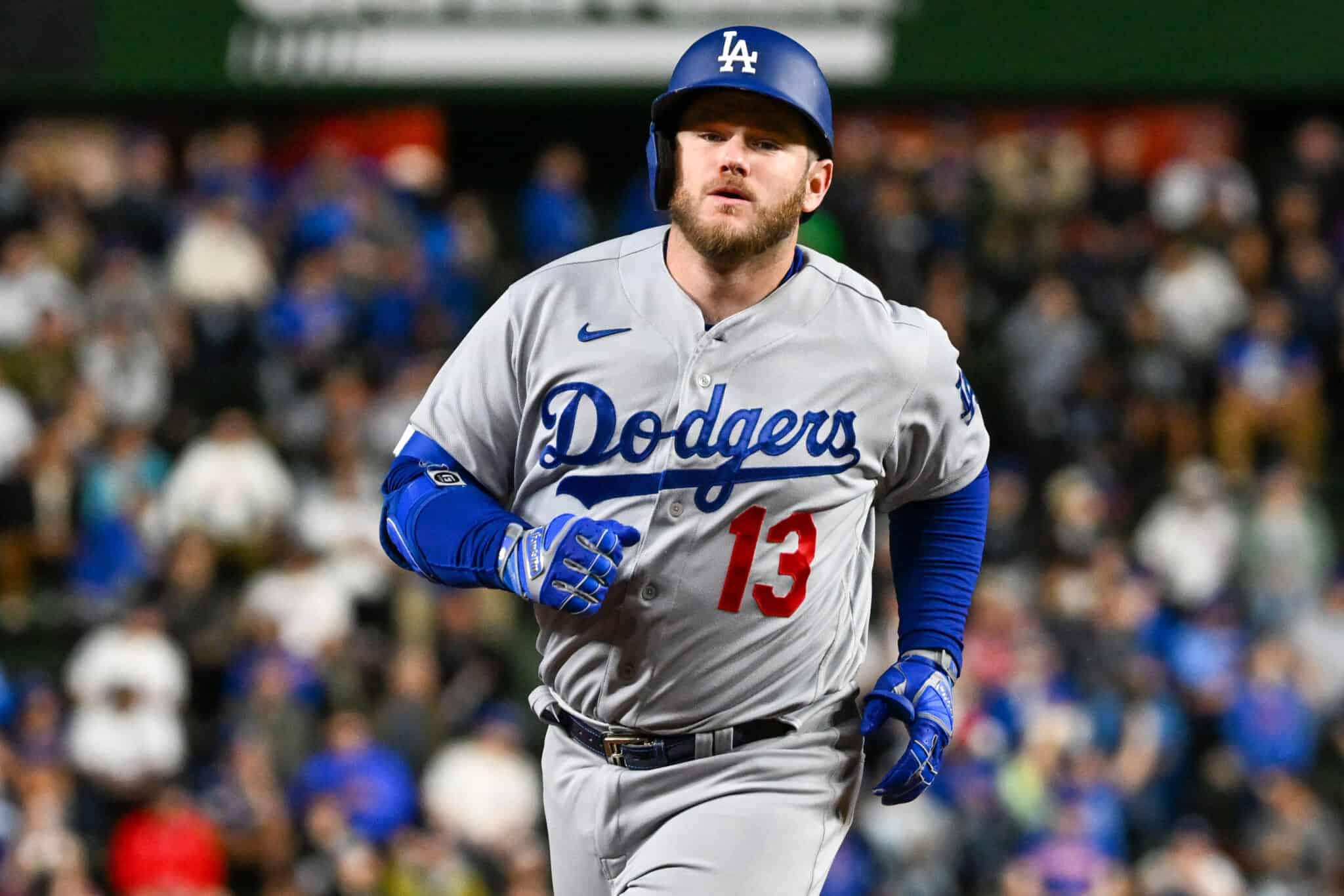 Max Muncy's Torpedo Bat Experiment: 3 At-Bats, Then A Game-Tying Double