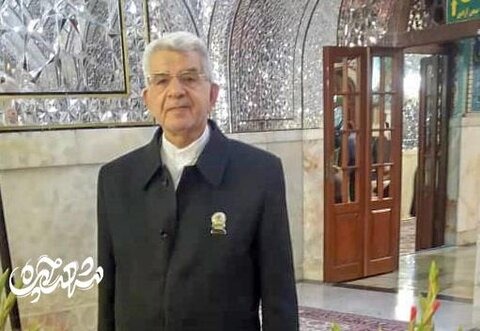 مداح کا ٹام کروز کے جوتوں پر پاؤں: ایک حیران کن واقعہ مداح کا ٹام کروز کے جوتوں پر پاؤں: ایک حیران کن واقعہ