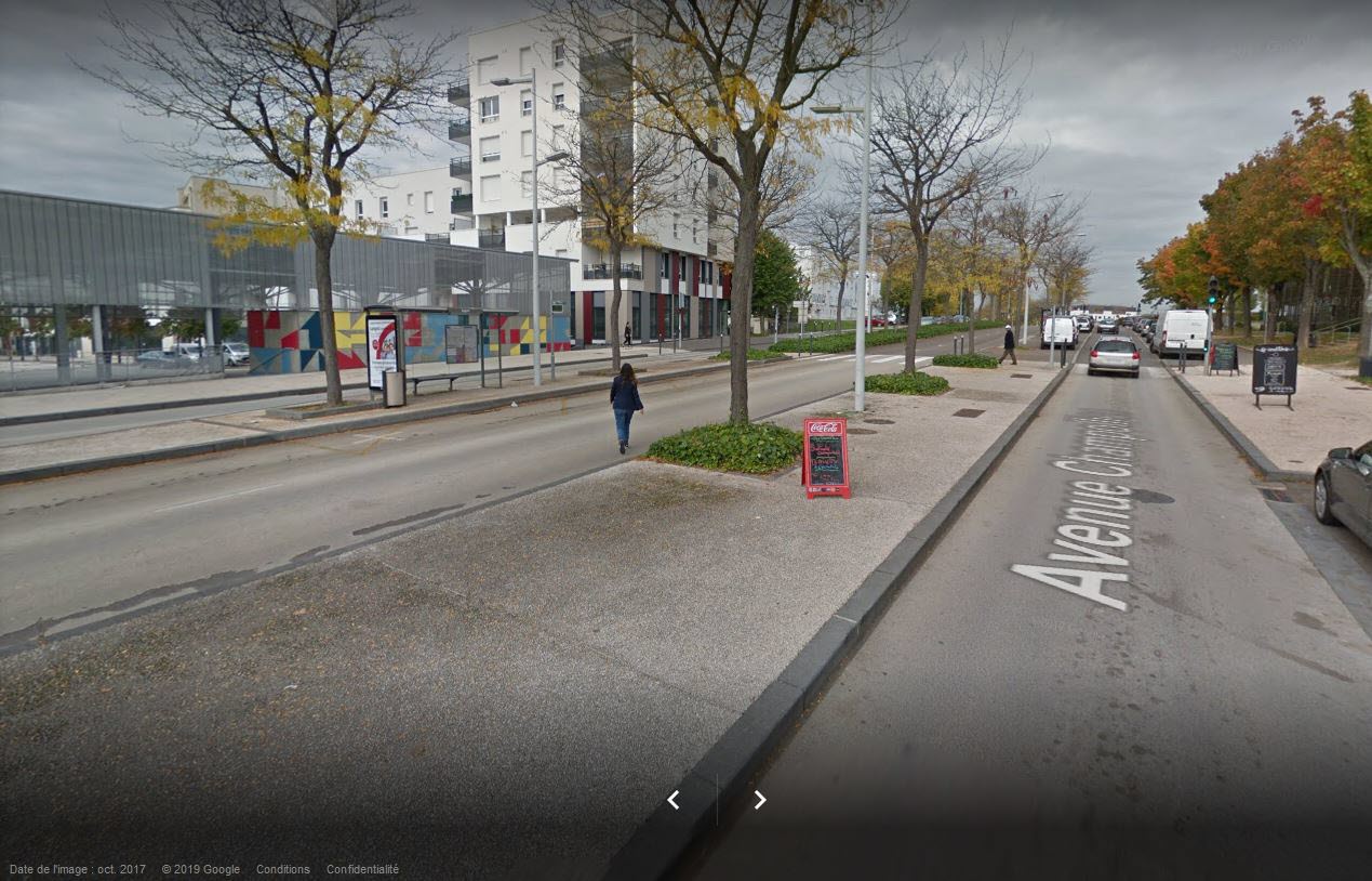 Médiathèque Champollion (Dijon) : Un Incendie Signalé Médiathèque Champollion (Dijon) : Un Incendie Signalé