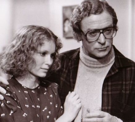 Michael Caine's Unexpected Mia Farrow On-Set Experience Michael Caine's Unexpected Mia Farrow On-Set Experience