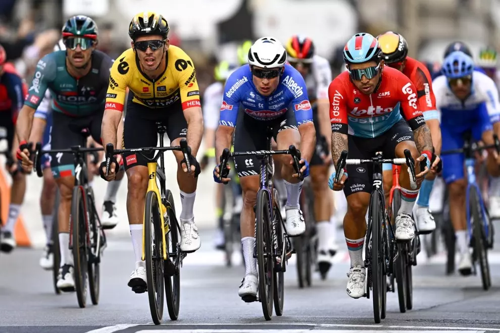 Milan-San Remo 2024: Van Der Poel's Dominant Victory Over Pogacar Milan-San Remo 2024: Van Der Poel's Dominant Victory Over Pogacar