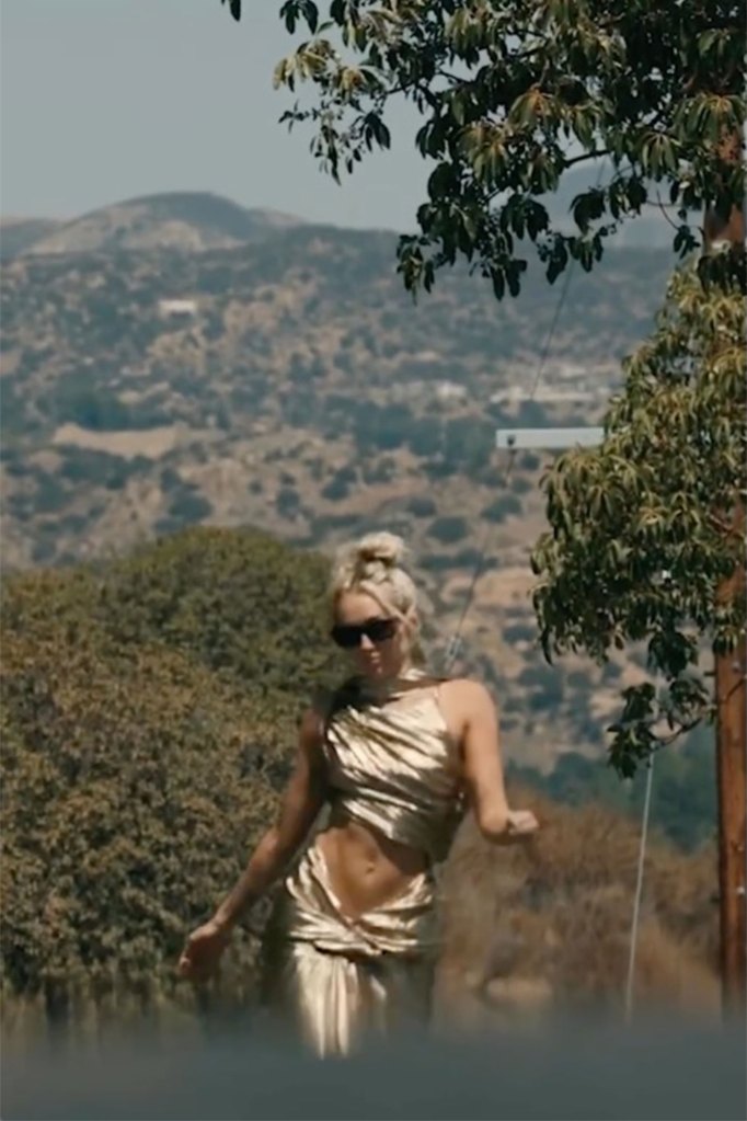 Miley Cyrus Debuut Nieuwe Single Donderdagnacht: Album Aankondiging Miley Cyrus Debuut Nieuwe Single Donderdagnacht: Album Aankondiging