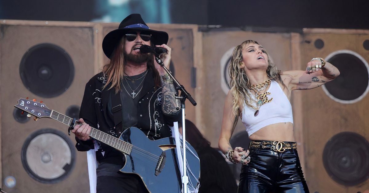 Miley Cyrus's Relationship With Billy Ray Cyrus: Social Media Weighs In Miley Cyrus's Relationship With Billy Ray Cyrus: Social Media Weighs In