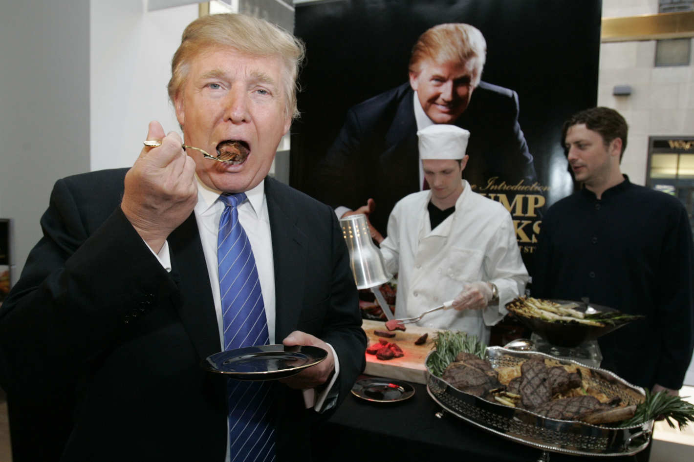 Myers And Carney's Trump Critique Sparks Ketchup Chip Controversy Myers And Carney's Trump Critique Sparks Ketchup Chip Controversy