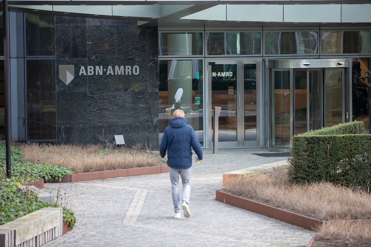 Nederlandse Huizenmarkt: Analyse Van ABN Amro's Standpunt (en De Kritiek Van GeenStijl) Nederlandse Huizenmarkt: Analyse Van ABN Amro's Standpunt (en De Kritiek Van GeenStijl)