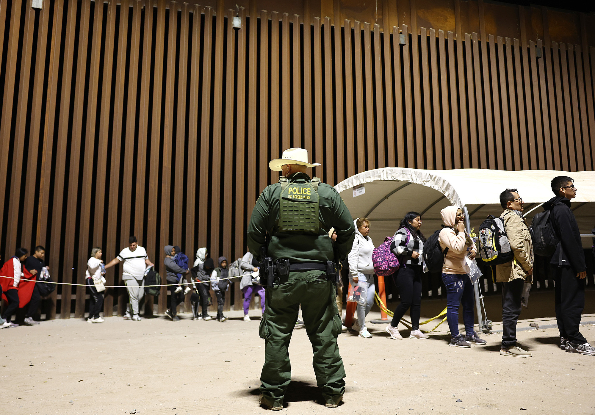 Netherlands: Continued Stricter Border Controls Amidst Falling Asylum Numbers Netherlands: Continued Stricter Border Controls Amidst Falling Asylum Numbers