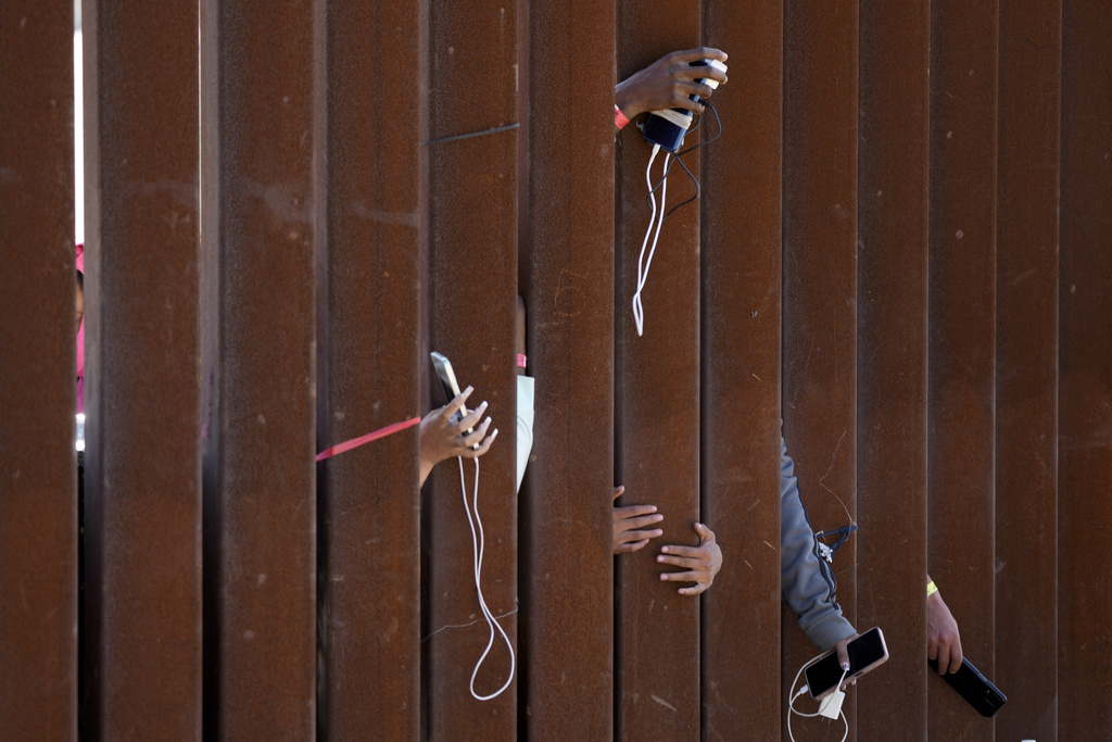 Netherlands: Increased Border Controls Continue Despite Reduced Asylum Seekers Netherlands: Increased Border Controls Continue Despite Reduced Asylum Seekers