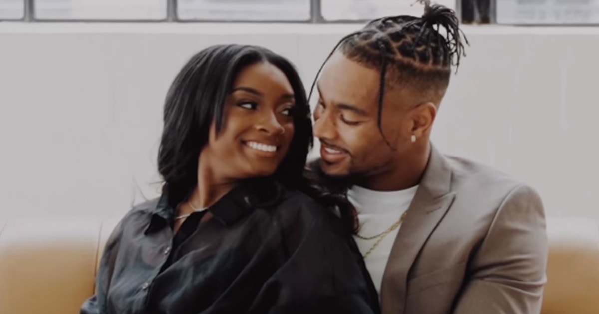 New Hair, Happy Couple: Simone Biles And Jonathan Owens Share Sweet Photos New Hair, Happy Couple: Simone Biles And Jonathan Owens Share Sweet Photos