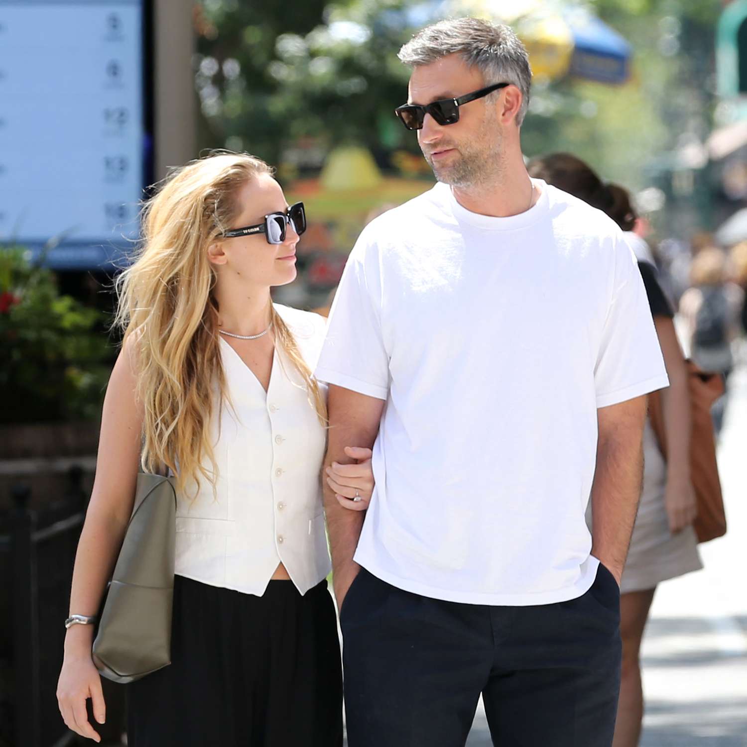 New Photos: Jennifer Lawrence And Husband Cooke Maroney Step Out Publicly New Photos: Jennifer Lawrence And Husband Cooke Maroney Step Out Publicly