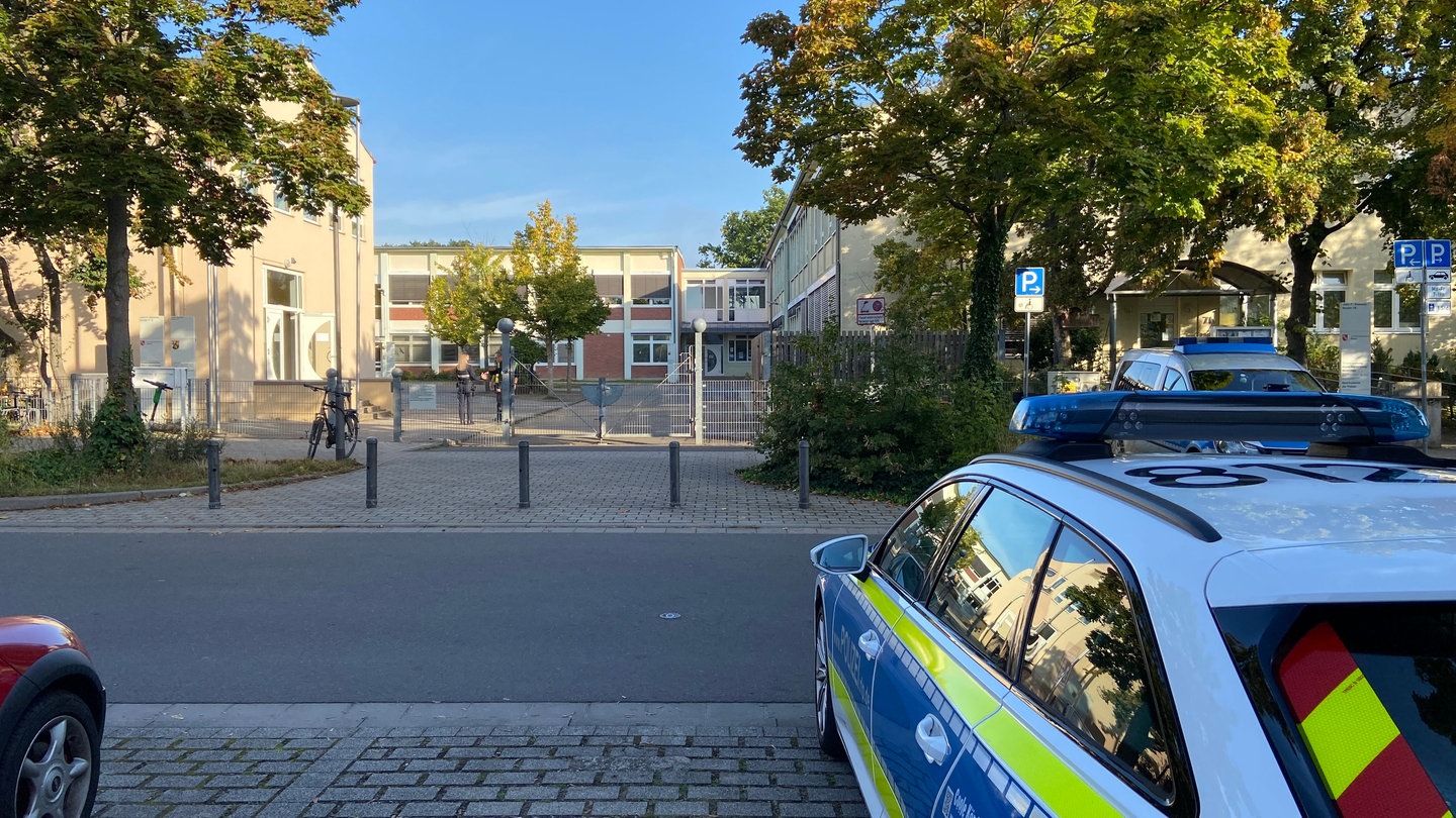 Niedersachsen & Bremen: Entwarnung Nach Bombendrohung An Braunschweiger Grundschule Niedersachsen & Bremen: Entwarnung Nach Bombendrohung An Braunschweiger Grundschule