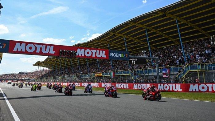 Nonton Live Streaming Sprint Race MotoGP Inggris Jam 20.00 WIB Nonton Live Streaming Sprint Race MotoGP Inggris Jam 20.00 WIB
