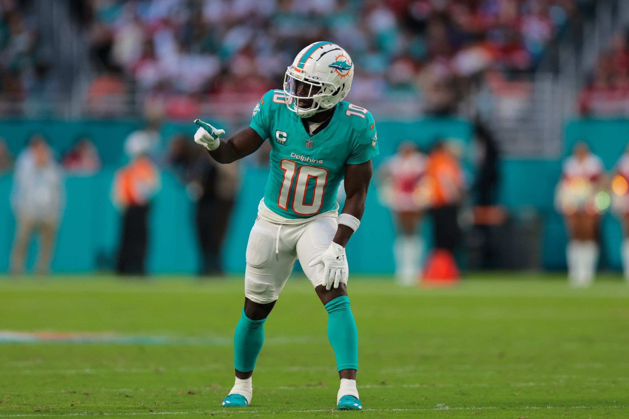 Olympic Legend Michael Johnson: Tyreek Hill Vs. Noah Lyles Isn't A Fair Race Olympic Legend Michael Johnson: Tyreek Hill Vs. Noah Lyles Isn't A Fair Race