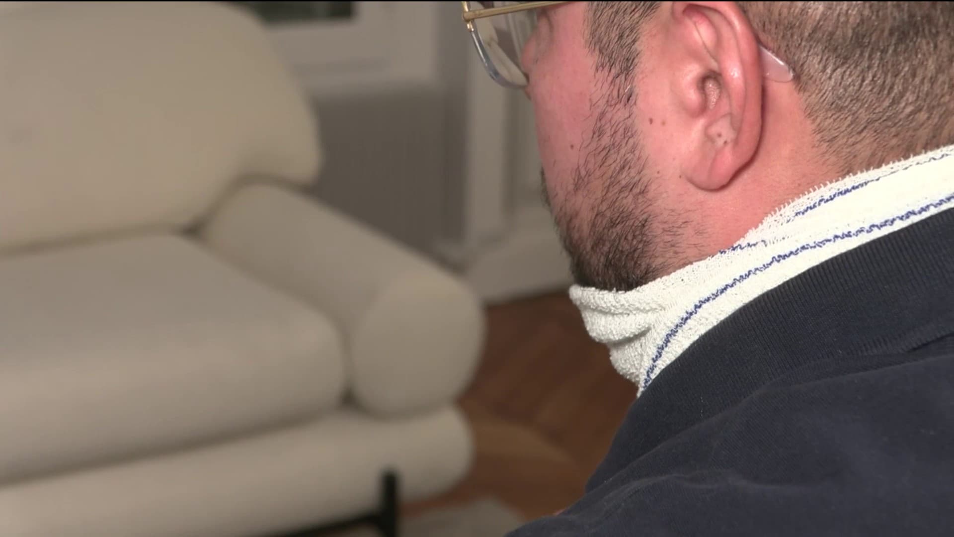 OQTF À Cannes: Attaque Au Cutter Dans Un Bus, Une Mère Et Son Fils Menacés OQTF À Cannes: Attaque Au Cutter Dans Un Bus, Une Mère Et Son Fils Menacés