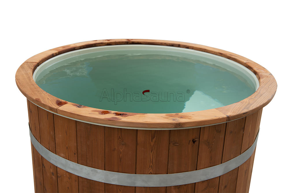 Orlando Bloom's Chilly Fitness Friday: Cold Plunge Workout Orlando Bloom's Chilly Fitness Friday: Cold Plunge Workout
