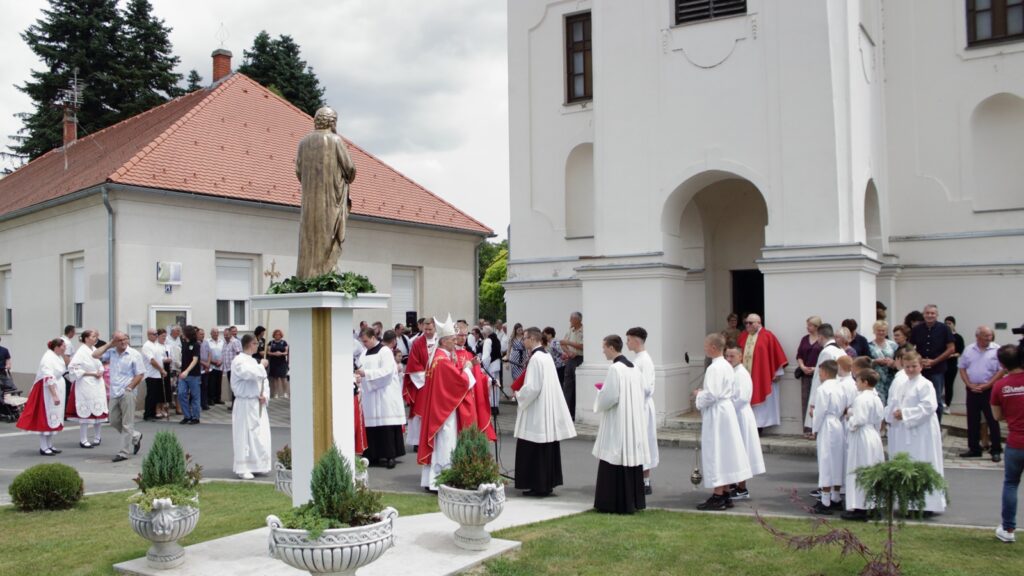 Papež Frančišek: Blagoslov Mesta In Sveta S Trga Sv. Petra Papež Frančišek: Blagoslov Mesta In Sveta S Trga Sv. Petra