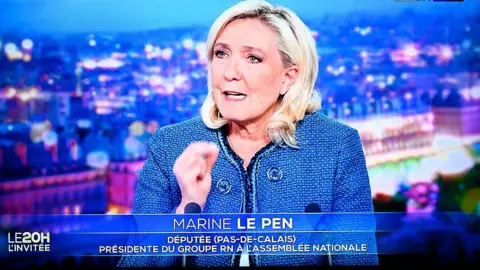 Paris Rally: Le Pen's Paris Rally: Le Pen's