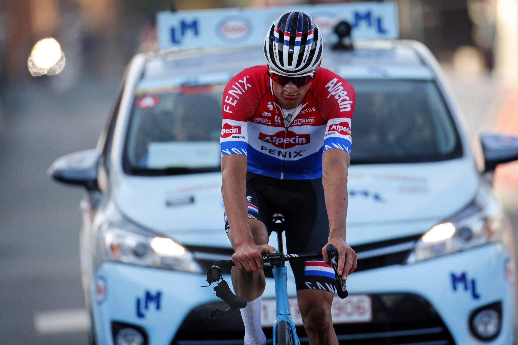 Paris-Roubaix: Bottle-Throwing Fan Turns Himself In After Van Der Poel Incident Paris-Roubaix: Bottle-Throwing Fan Turns Himself In After Van Der Poel Incident