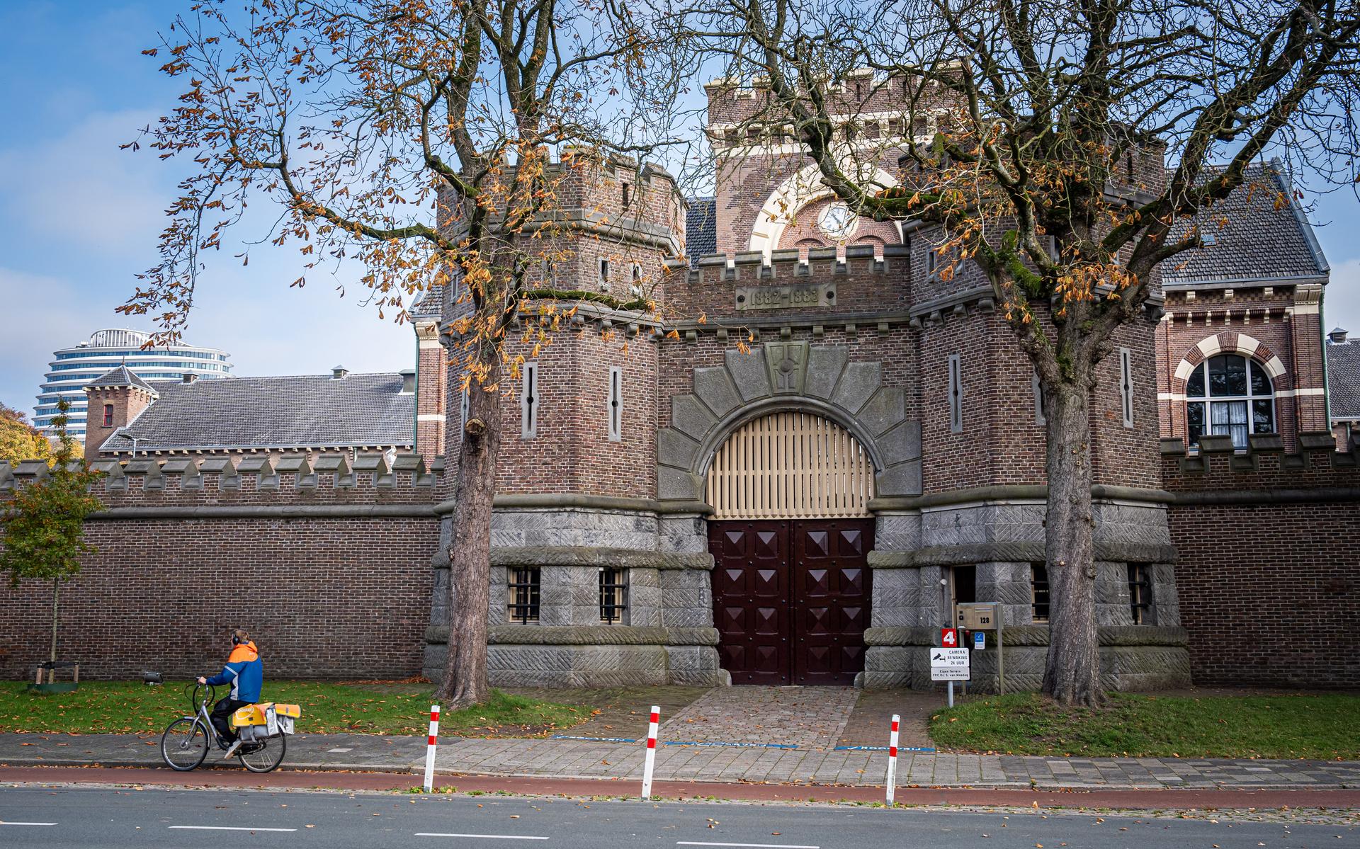 Patiënt Neergestoken In Van Mesdagkliniek Groningen: Verdachte Malek F. Aangehouden Patiënt Neergestoken In Van Mesdagkliniek Groningen: Verdachte Malek F. Aangehouden