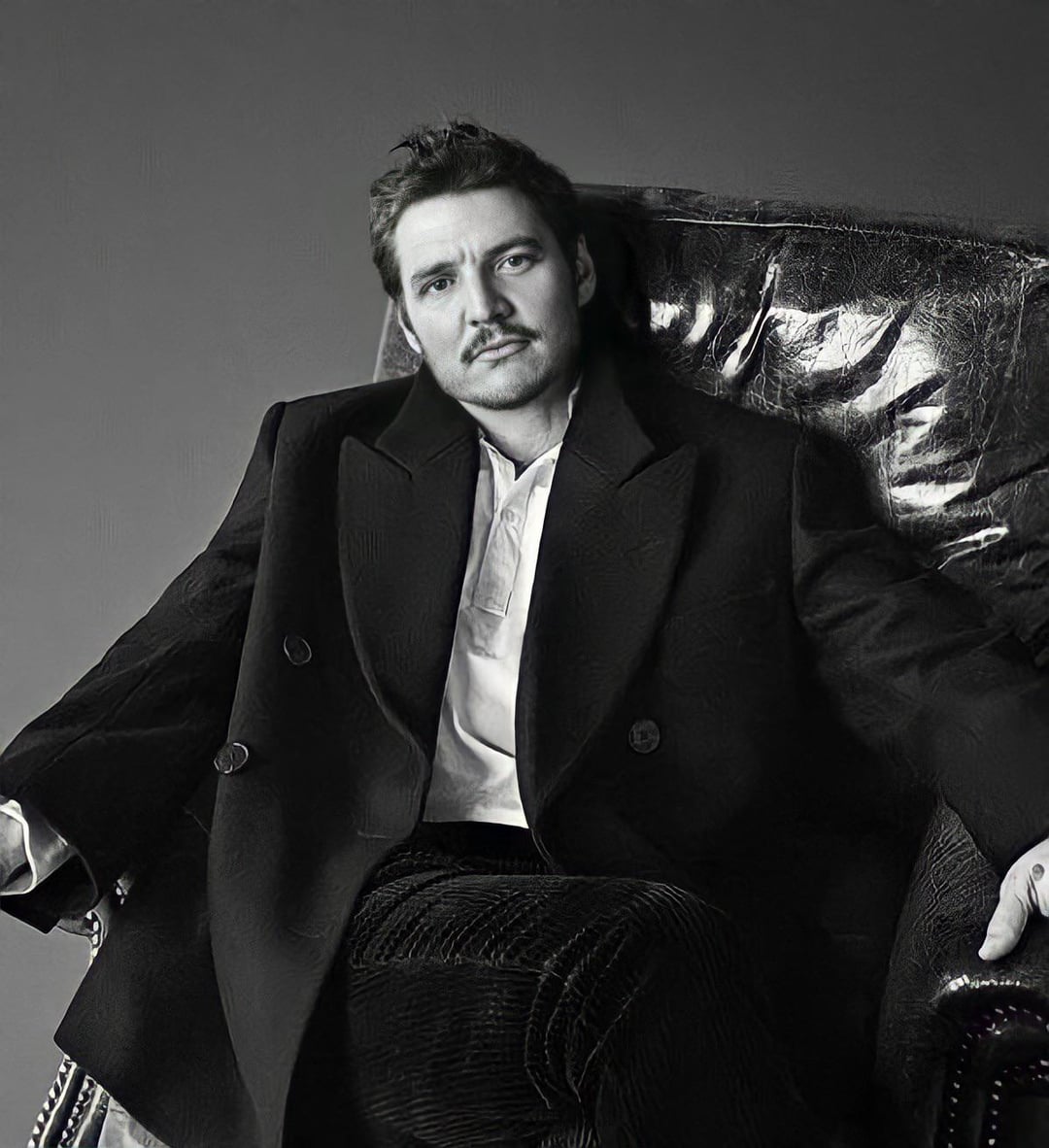 Pedro Pascal's Happy Premiere Appearance After Dinner With Jennifer Aniston Pedro Pascal's Happy Premiere Appearance After Dinner With Jennifer Aniston