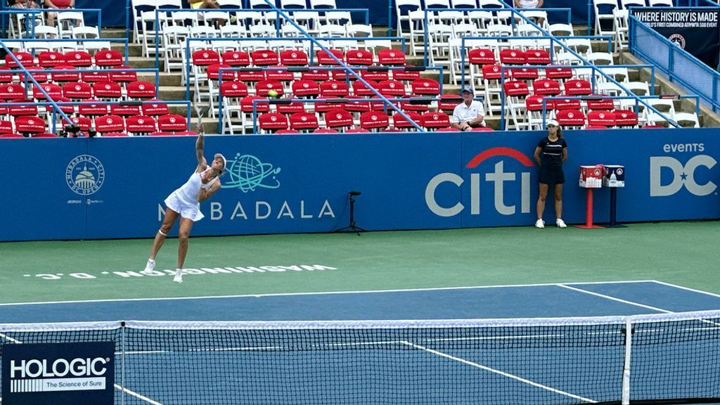 Pegula's Charleston Victory: Defeats Defending Champion Collins Pegula's Charleston Victory: Defeats Defending Champion Collins