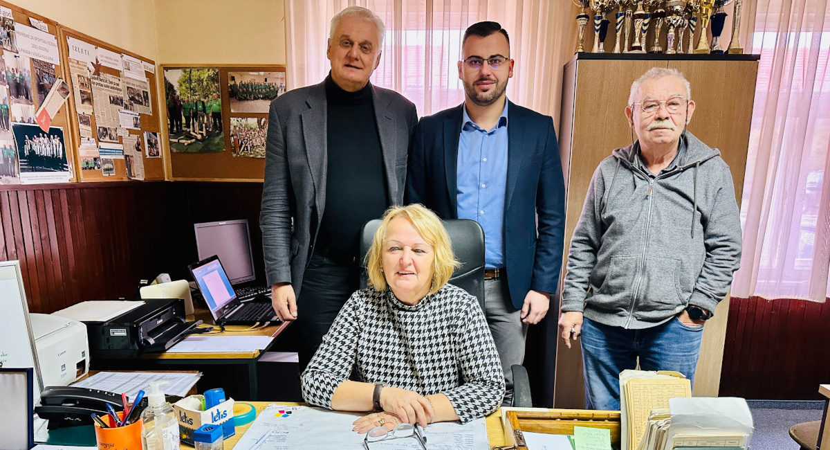 Penzionerski Raj: Milioni I Vile Za Umirovljenike Penzionerski Raj: Milioni I Vile Za Umirovljenike