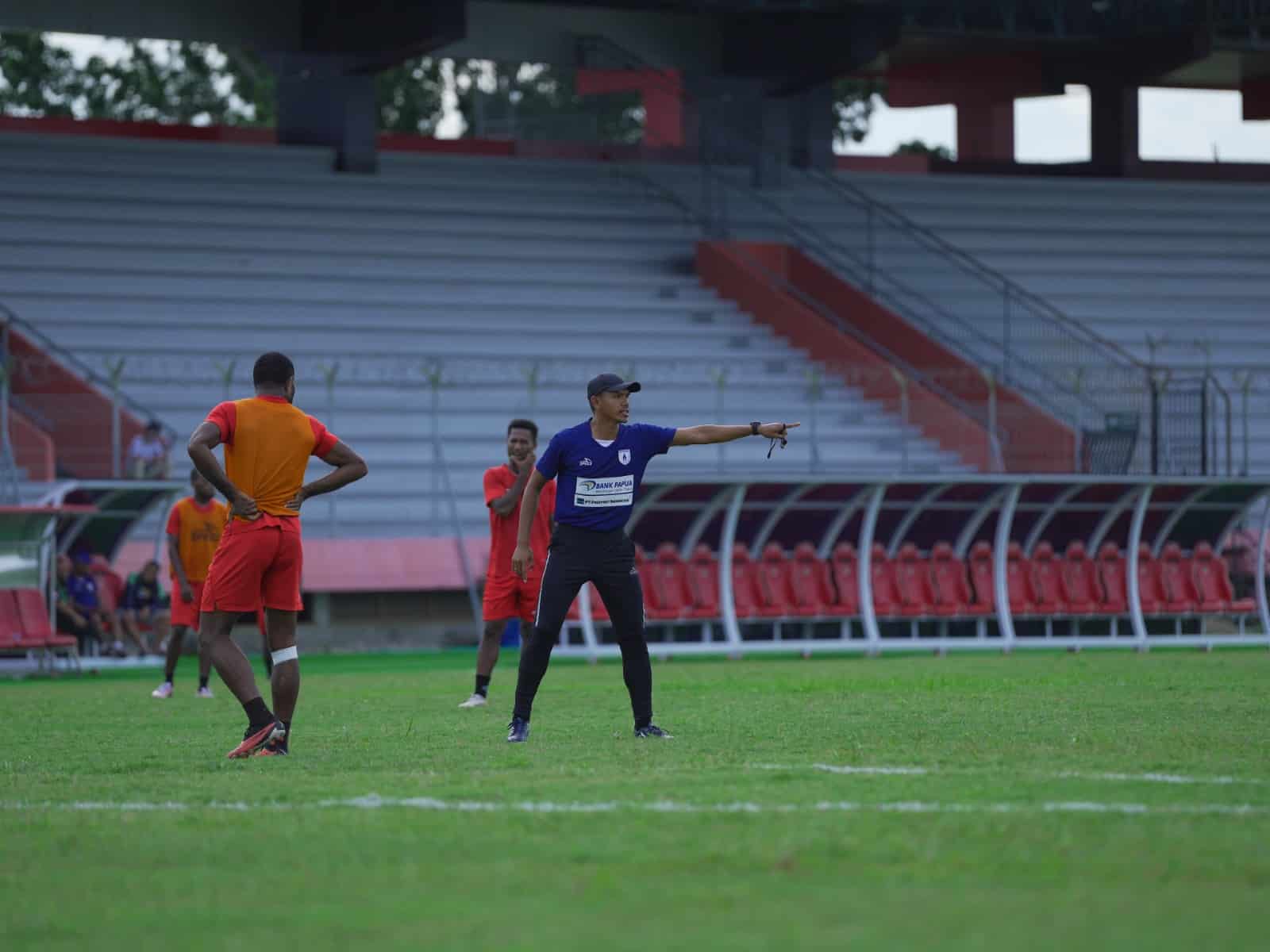 Persipura Butuh Kamu: Seruan Kakanwil Papua Untuk Masyarakat Papua Persipura Butuh Kamu: Seruan Kakanwil Papua Untuk Masyarakat Papua