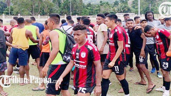 Persipura Dominasi RANS FC 8-0, Puncaki Klasemen Grup K Liga 2 Persipura Dominasi RANS FC 8-0, Puncaki Klasemen Grup K Liga 2