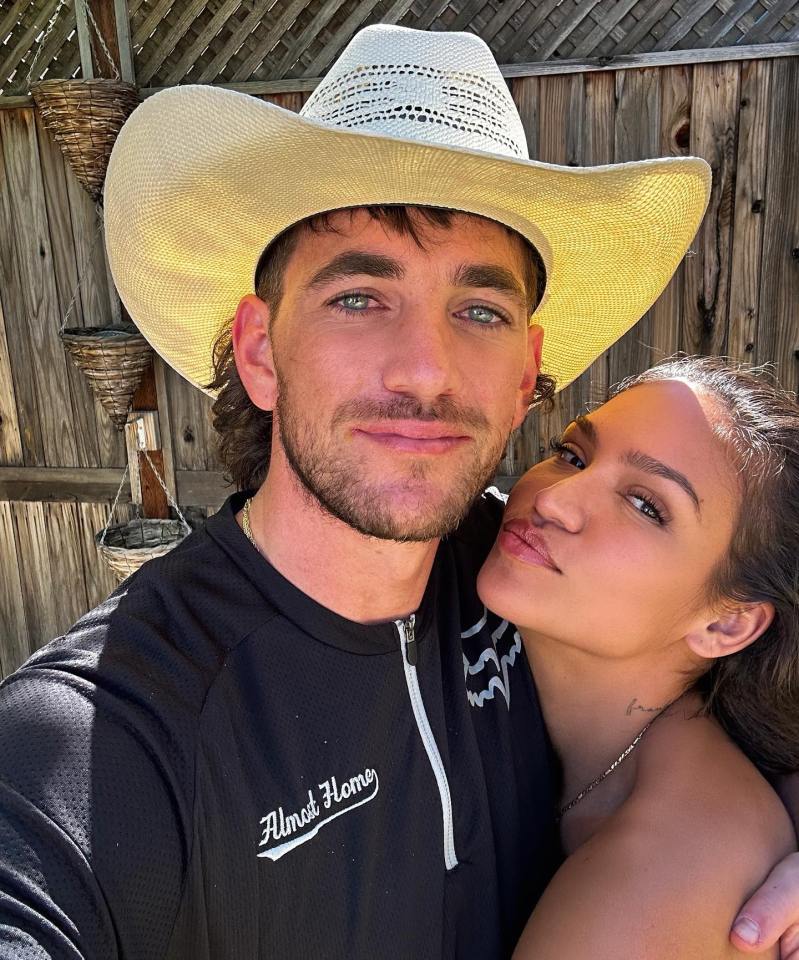 Photos: Pregnant Cassie Ventura And Husband Alex Fine At The MobLand Premiere Photos: Pregnant Cassie Ventura And Husband Alex Fine At The MobLand Premiere