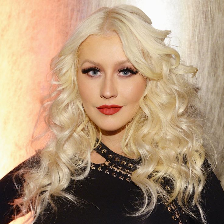 Photoshopped To Perfection? Christina Aguilera's Latest Images Raise Eyebrows Photoshopped To Perfection? Christina Aguilera's Latest Images Raise Eyebrows